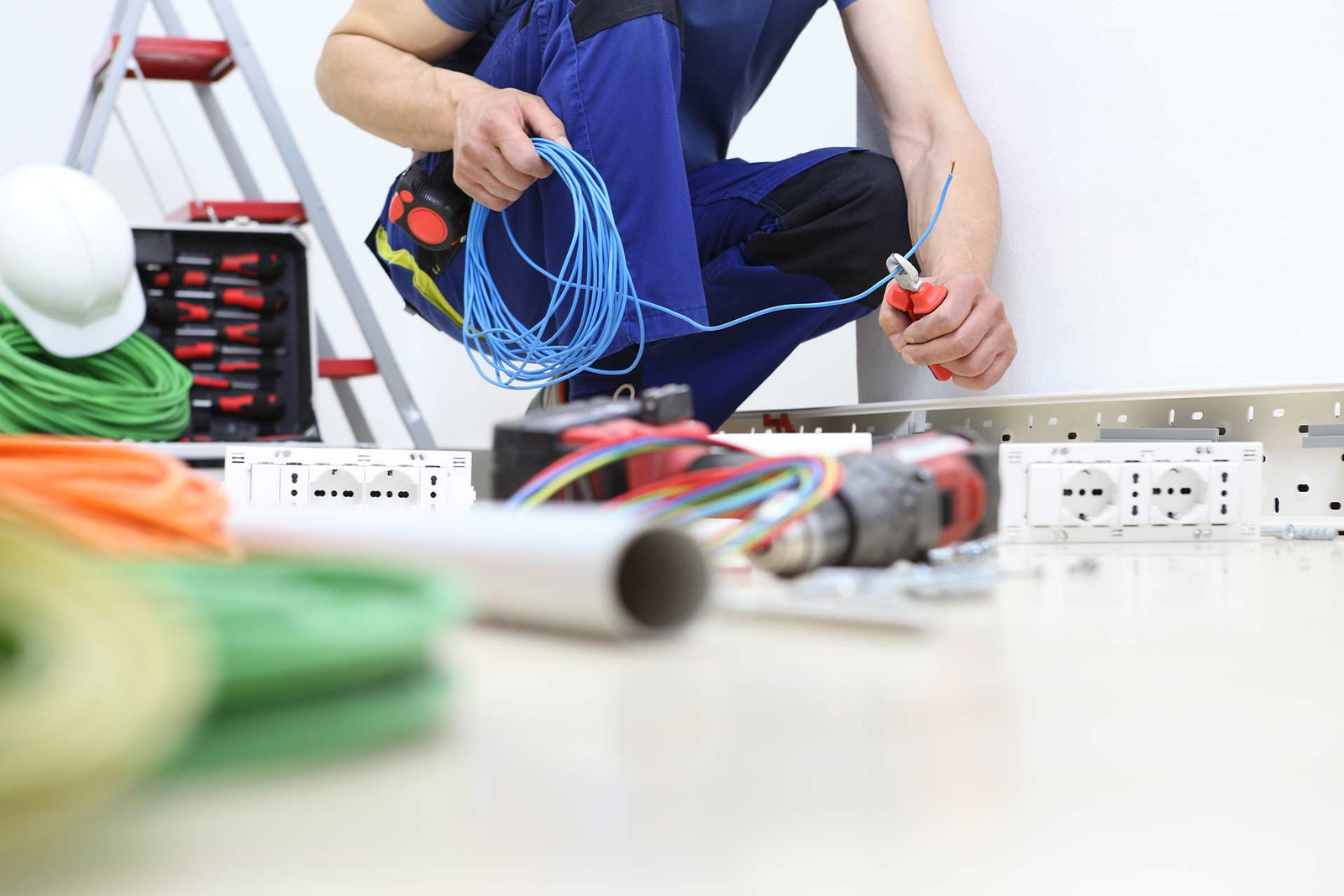 When Should You Call a Residential Electrician Toronto Homeowners Can Trust?